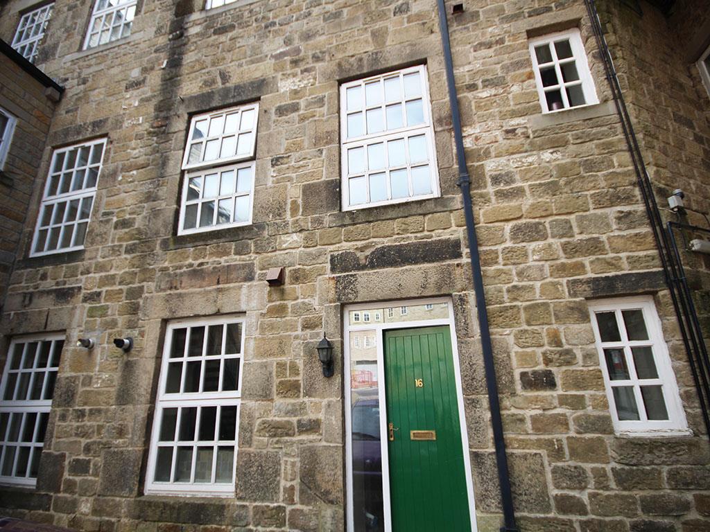 3 bedroom apartment To Let in Keighley - Main Image